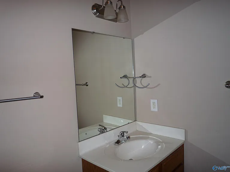 16656 Bellewood Dr — Photo 23