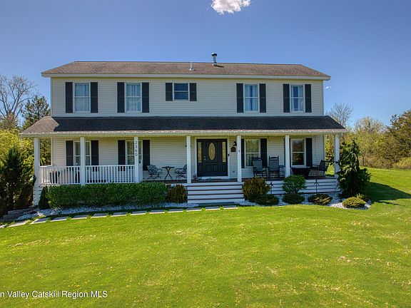 2nd image of 2360 Sleepy Hollow Road
