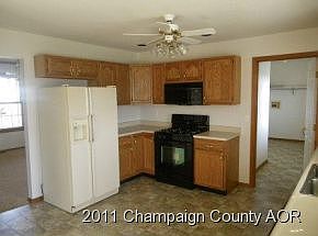 5th image of 605 Rosewood Dr