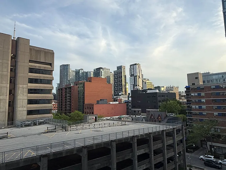 210 Simcoe St #712 — Photo 7