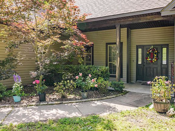 5th image of 10676 Hinds Rd