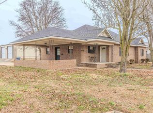 118 W 5th St, Rector, AR 72461