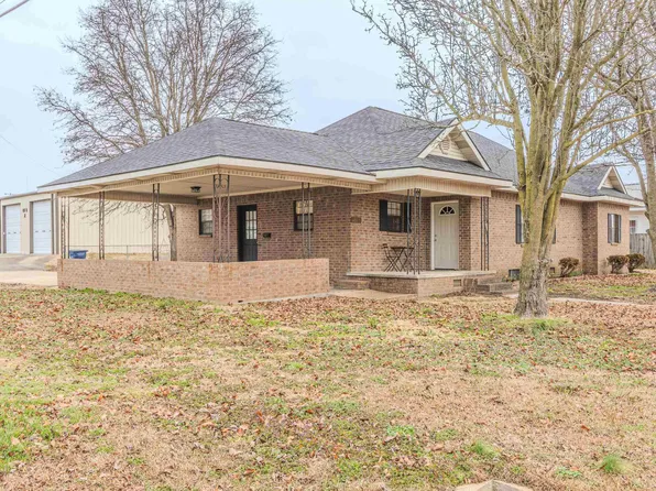 118 W 5th St, Rector, AR 72461