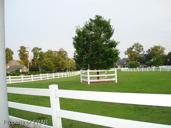 4th image of 229 Stoneleigh Dr