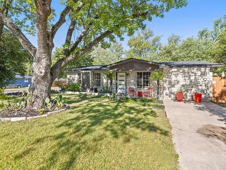 8910 Slayton Dr — Photo 20