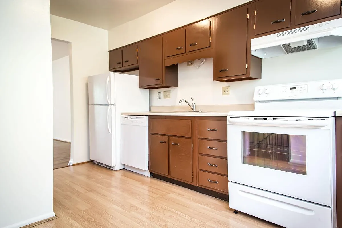 2 bed, 1.5 bath, 1600 sqft, $1,375 — Photo 3