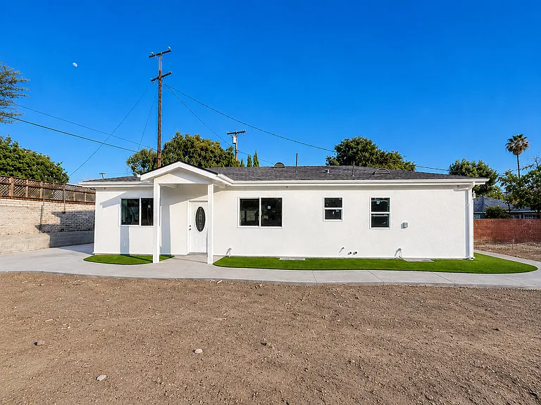3623 E California Blvd — Photo 11