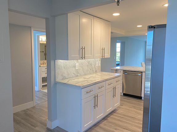 5th image of 20 Royal Palm Way Unit 401