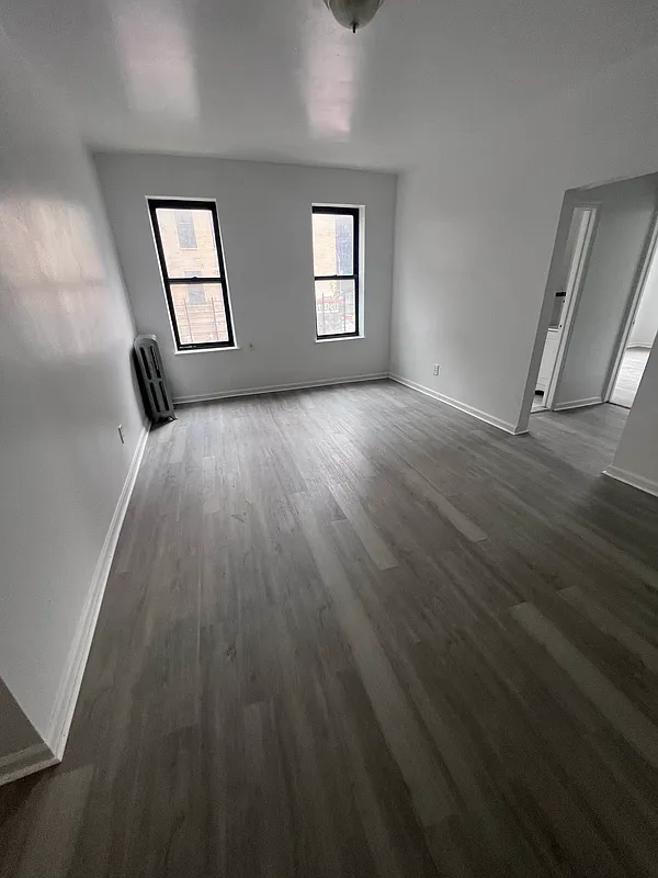 2387 Morris Avenue A2