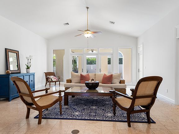 3rd image of 990 Carib Lane