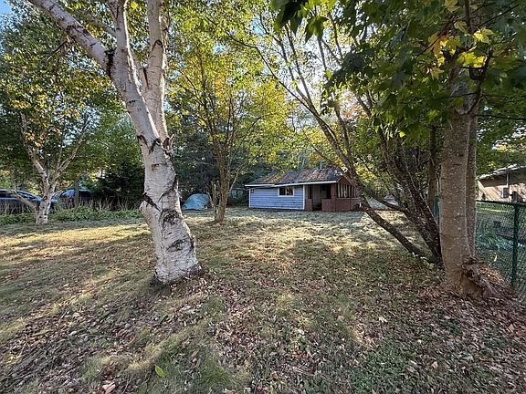 3rd image of 19 Bayview Rd
