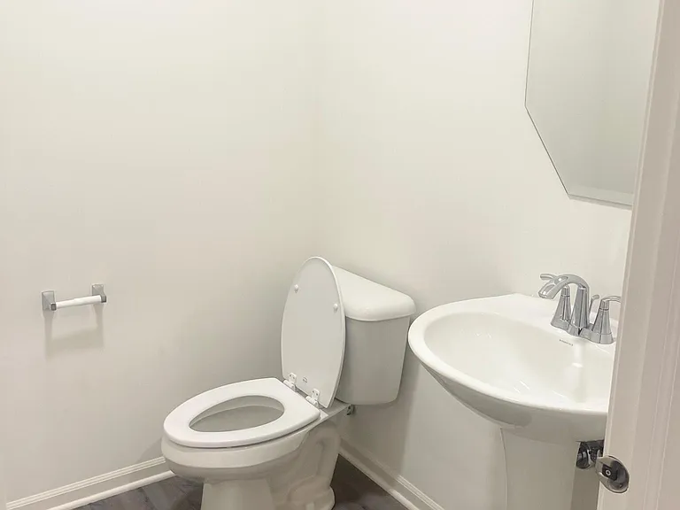 8307 Pembridge Ct — Photo 10