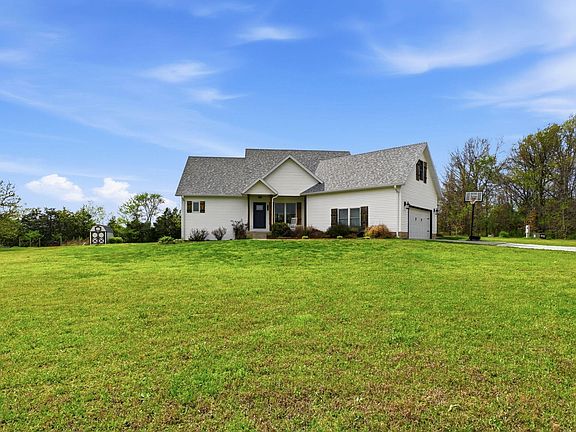 4th image of 1281 E 415th Road