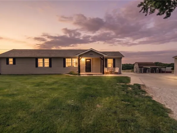 6120 SE 70th Rd, Saint Joseph, MO 64507