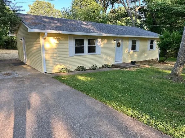 822 Jefferson Davis Dr, Madisonville, KY 42431