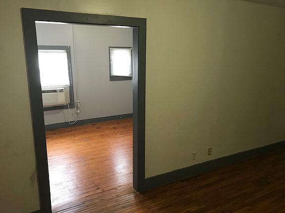 2nd image of 102 N 15th St #Int