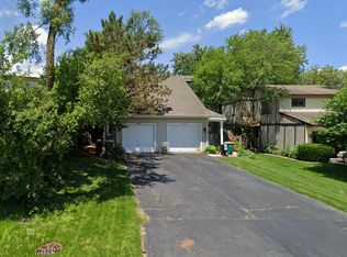 27W082 Cooley Ave, Winfield, IL 60190