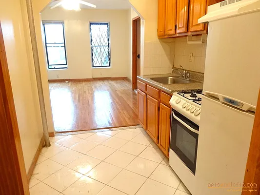 Rented by aptsandlofts.com | media 19