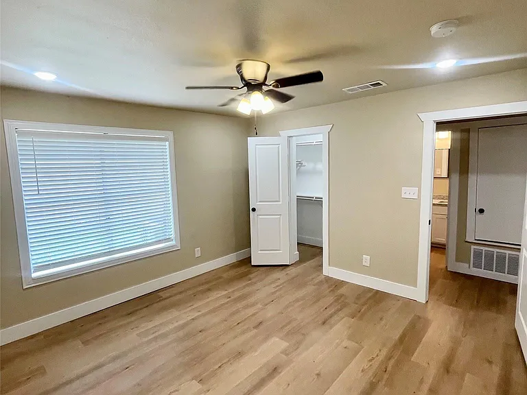 515 Maple St — Photo 12