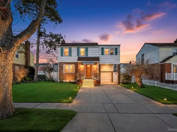 13 Crystal Street, Elmont, NY 11003