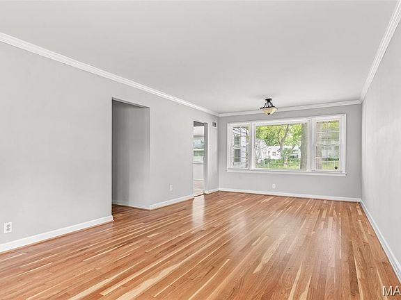 3rd image of 1523 Golden Dr