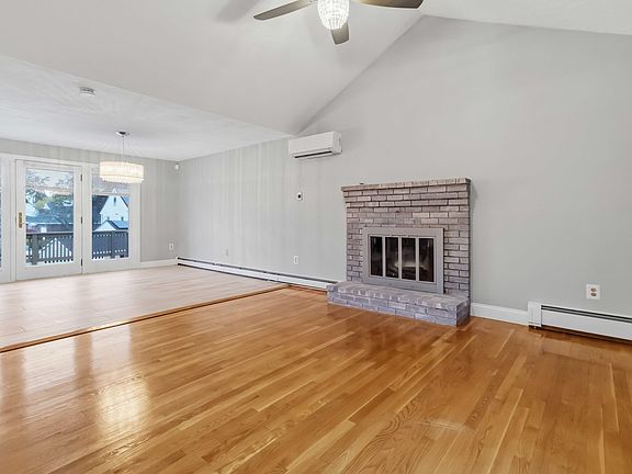 5th image of 27 Carr Rd #1