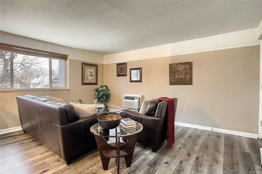 Building Photo - 1419 Detroit St #23