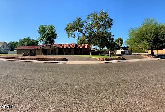 2nd image of 6033 W Sunnyside Dr