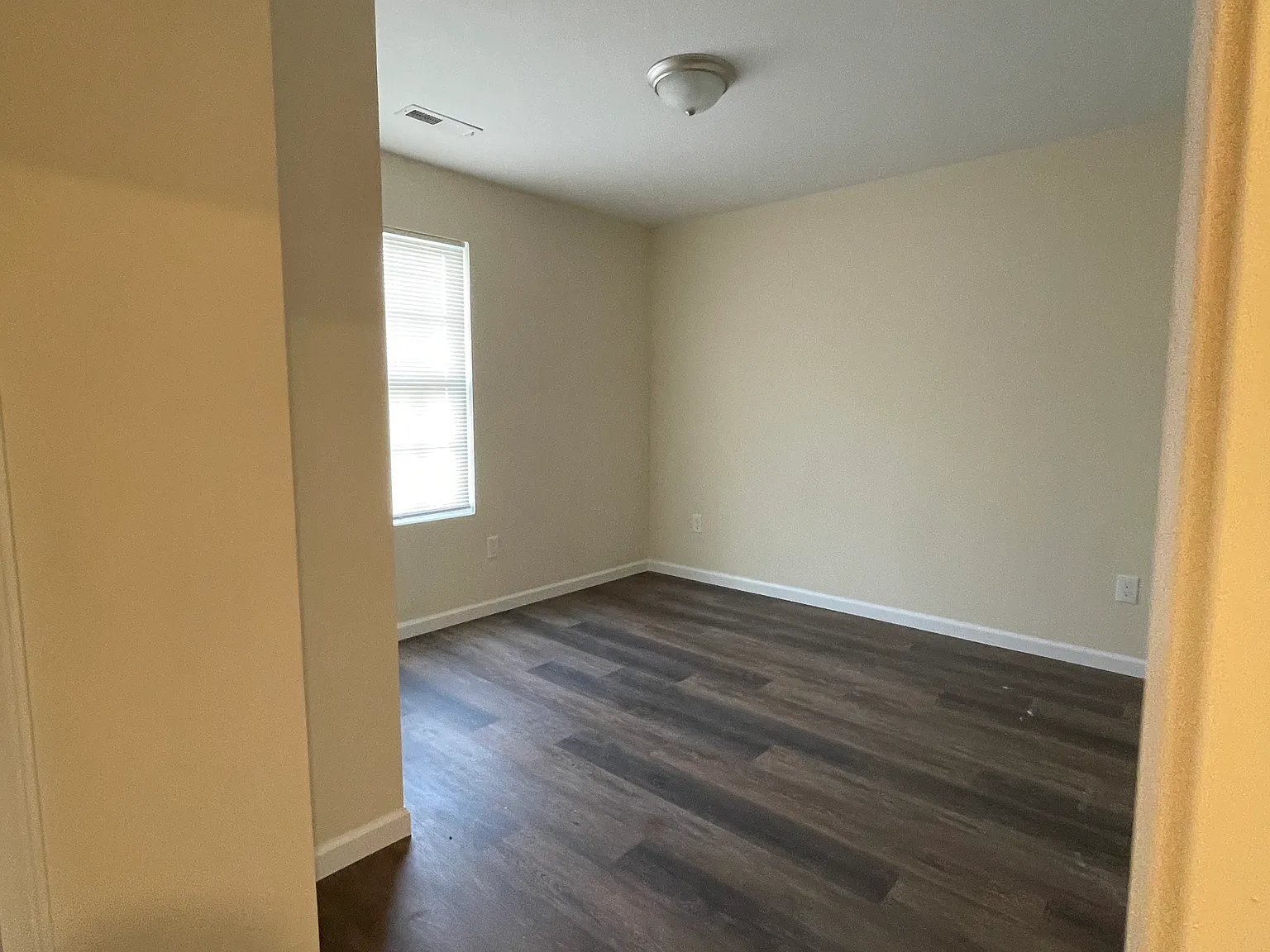 2 bed, 2.5 bath, 1200 sqft, $1,500 — Photo 4