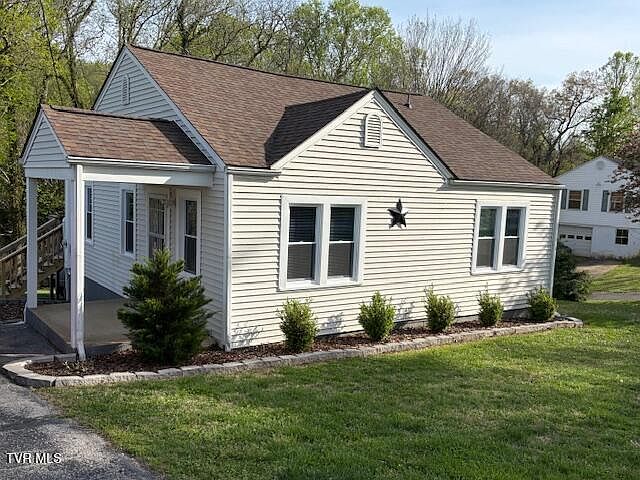 1st image of 328 Lakecrest Dr