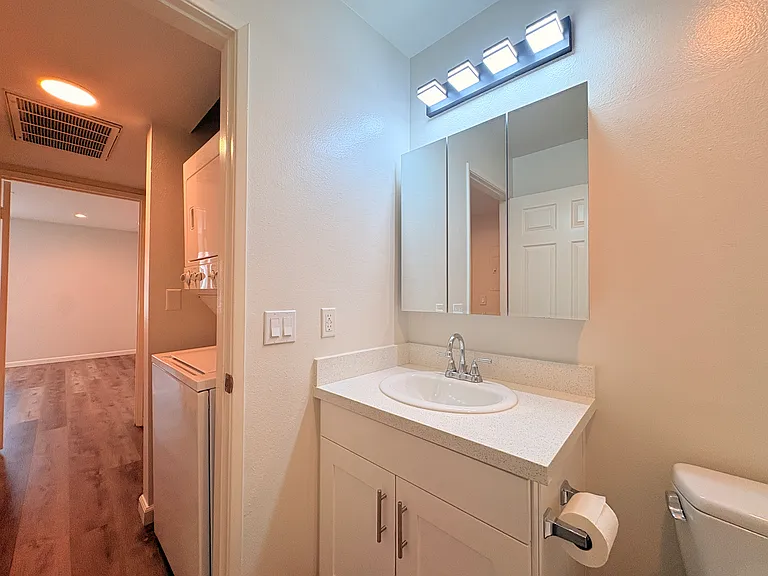 311 E Cedar Ave #210 — Photo 10