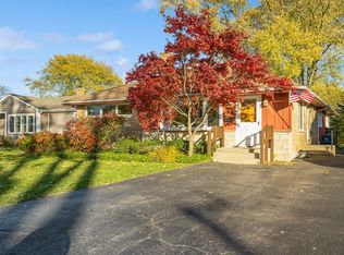 1011 Windsor Rd, Highland Park, IL 60035