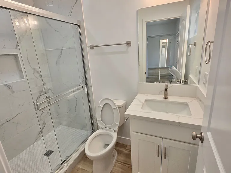 1635 W Summit St #1637 — Photo 13