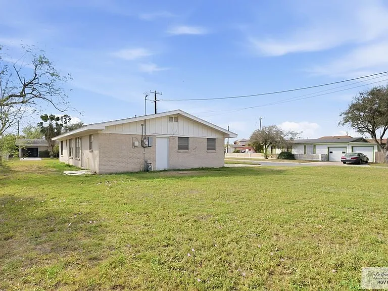 711 Cisneros St — Photo 17