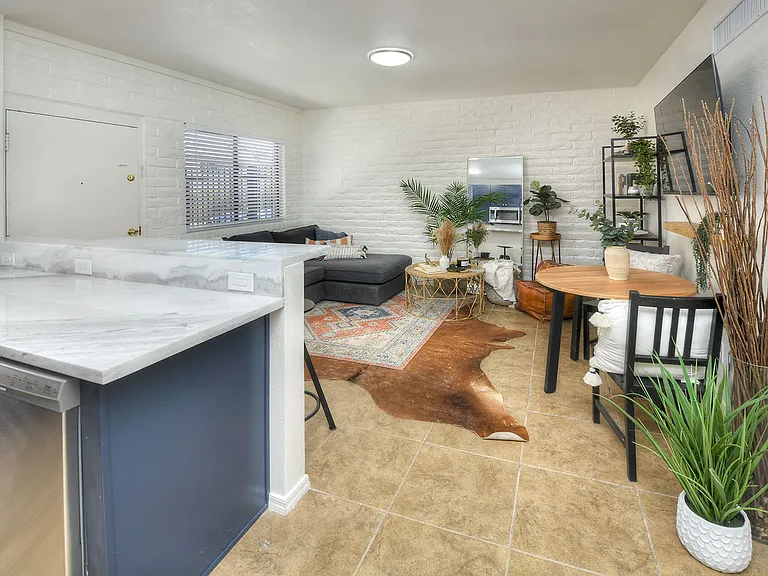 Cottage $1200