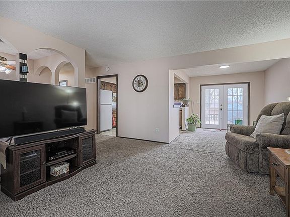 2nd image of 1411 N Downers Pl