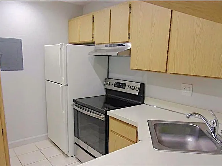 1344 Pine Ridge Cir E #E3 — Photo 2