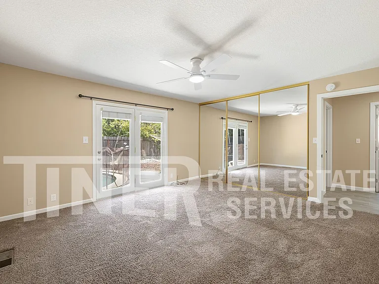 1721 Oakwood Dr — Photo 18