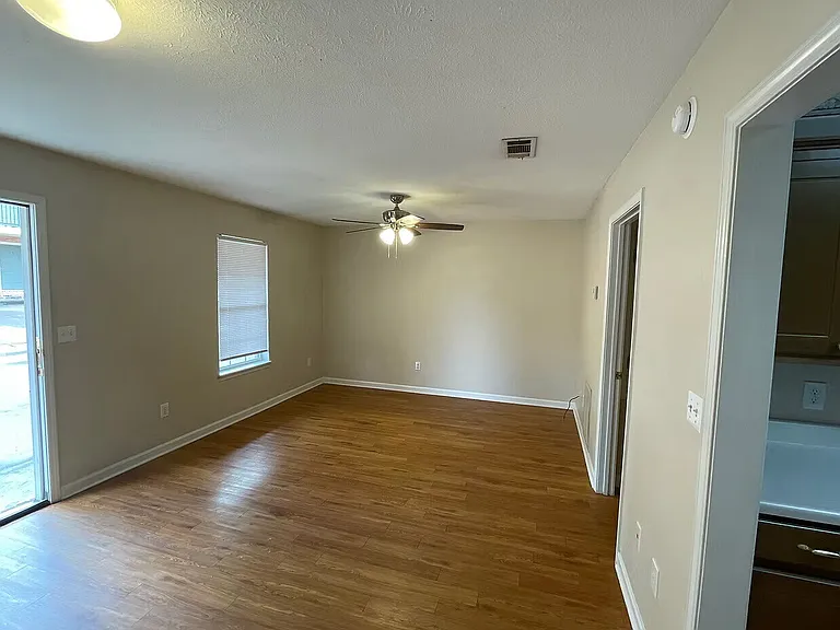200 Hartness St #B3 — Photo 2