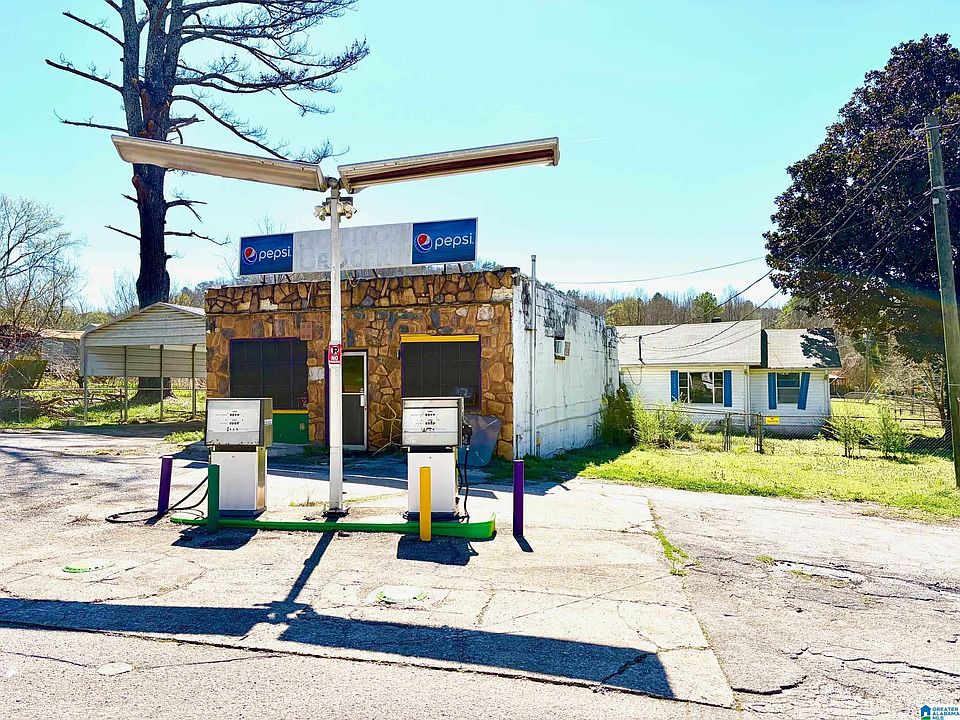 2nd image of 4246 Walker Chapel Rd