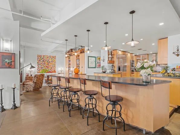 335 West 38th Street image 9 of 21