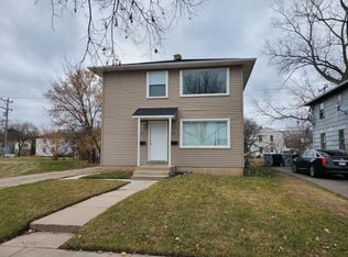 5025 N 46th St, Milwaukee, WI 53218