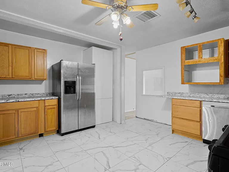 10372 Shenandoah St — Photo 17