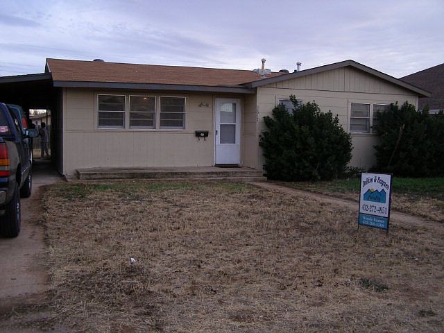 1st image of 1617 W 18th St