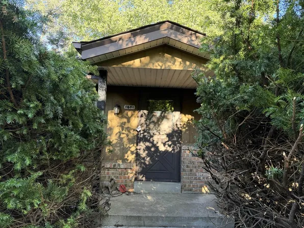 1606 South Wildwood DRIVE, New Berlin, WI 53151