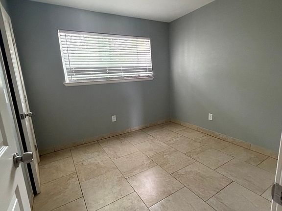 4th image of 301 W El Camino Ave APT 4
