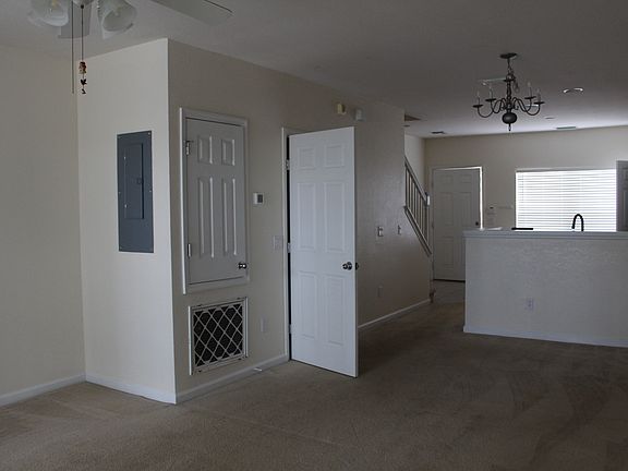 4th image of 4415 SW 49th Ave