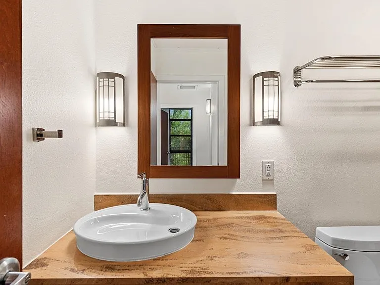 1812 West Ave #200 — Photo 24