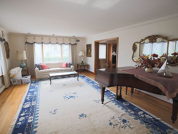 Formal LR with water views!