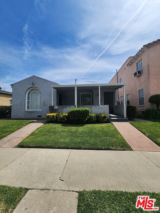 1st image of 2806 W 43rd Pl